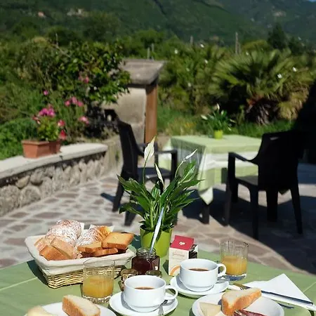 Elisa Oda ve Kahvaltı Agerola