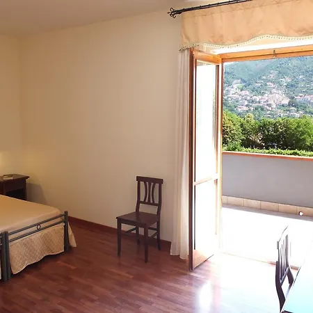 Elisa Bed & Breakfast 3*