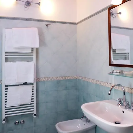 Elisa Bed & Breakfast 3*